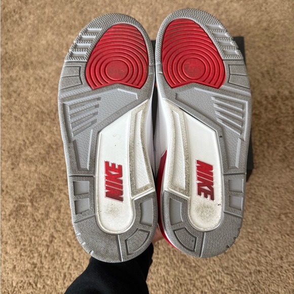 Air Jordan Fire Red 3 - Picture 5 of 6